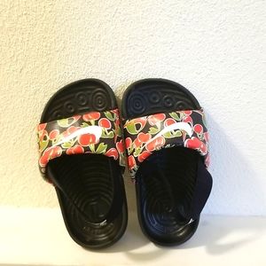 Nike little kids sandal size 6c